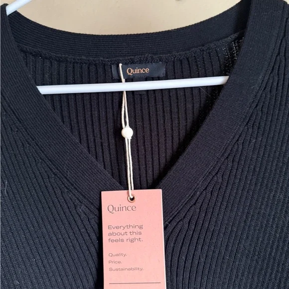 Quince Classic Black V-Neck Sweater - Picture 2 of 2